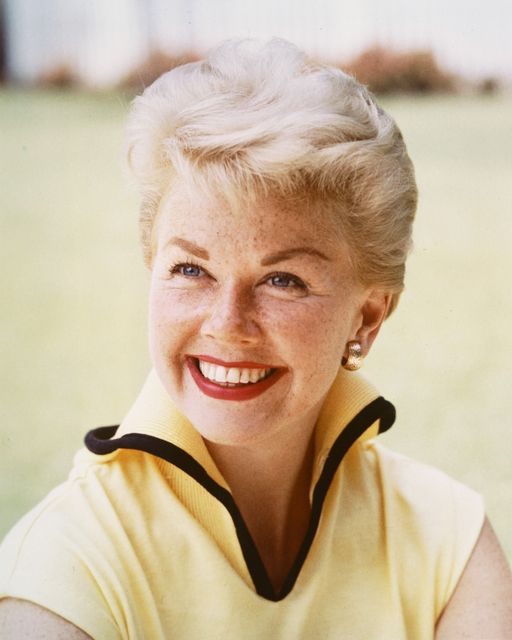 This beloved actress and singer died in 2019 – but she refused to have a funeral, memorial, or grave marking. After learning the true reason behind it, now I fully understand her decision…