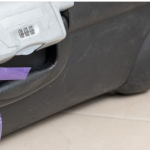 Reveals why you should never tie a ribbon on your luggage by Baggage handler